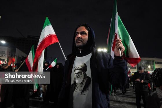 گزارش تصویری | حضور پرشور مردم مشهد در اجتماع خودجوش خونخواهی امام شهید امت ۳