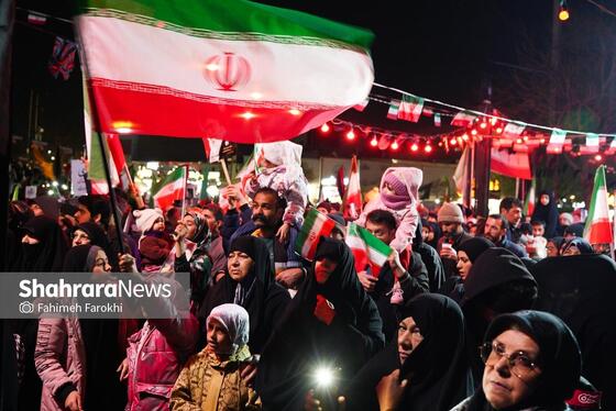 گزارش تصویری | حضور پرشور مردم مشهد در اجتماع خودجوش خونخواهی امام شهید امت ۳