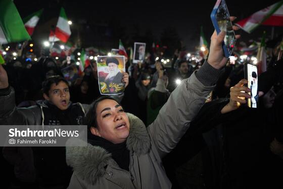 گزارش تصویری | حضور پرشور مردم مشهد در اجتماع خودجوش خونخواهی امام شهید امت ۳