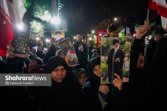 گزارش تصویری | حضور پرشور مردم مشهد در اجتماع خودجوش خونخواهی امام شهید امت ۳