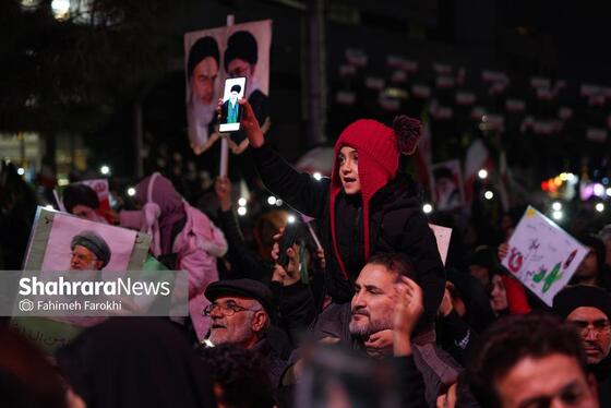 گزارش تصویری | حضور پرشور مردم مشهد در اجتماع خودجوش خونخواهی امام شهید امت ۳