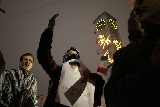 قاب‌های ماندگار مخاطبان شهرآرانیوز از خروش شبانه مردم در مشهد (۱۳ اسفند ۱۴۰۴)