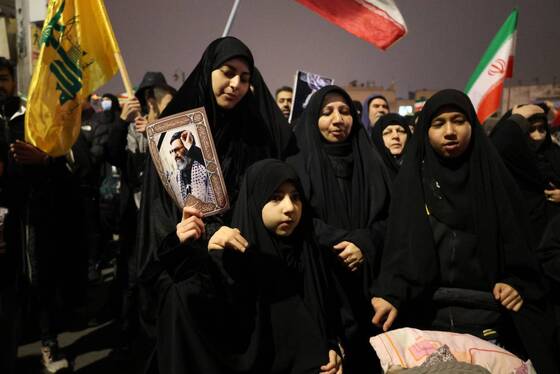 قاب‌های ماندگار مخاطبان شهرآرانیوز از خروش شبانه مردم در مشهد (۱۳ اسفند ۱۴۰۴)