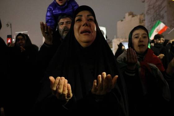 قاب‌های ماندگار مخاطبان شهرآرانیوز از خروش شبانه مردم در مشهد (۱۳ اسفند ۱۴۰۴)