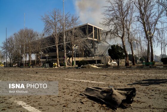 گزارش تصویری | تجاوز هوایی آمریکا و رژیم صهیونیستی به ورزشگاه ۱۲هزار نفری آزادی