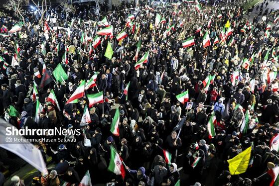 گزارش تصویری | اجتماع مردم مشهد در خونخواهی قائد امت در خیابان هاشمیه