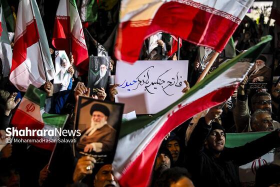 گزارش تصویری | اجتماع مردم مشهد در خونخواهی قائد امت در خیابان هاشمیه