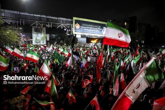 گزارش تصویری | اجتماع مردم مشهد در خونخواهی قائد امت در خیابان هاشمیه