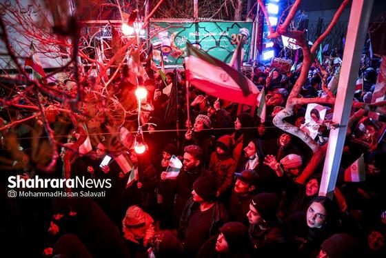 گزارش تصویری | اجتماع مردم مشهد در خونخواهی قائد امت در خیابان هاشمیه