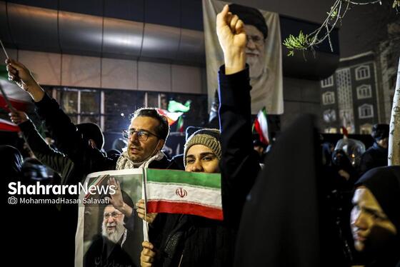 گزارش تصویری | اجتماع مردم مشهد در خونخواهی قائد امت در خیابان هاشمیه