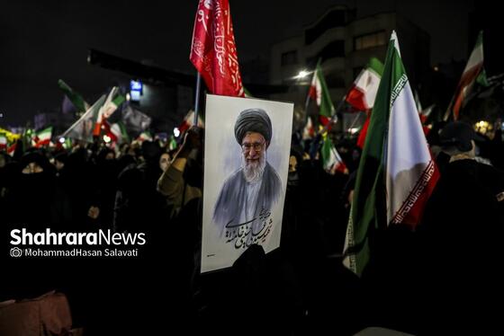 گزارش تصویری | اجتماع مردم مشهد در خونخواهی قائد امت در خیابان هاشمیه