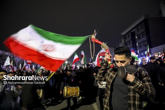 گزارش تصویری | اجتماع مردم مشهد در خونخواهی قائد امت در خیابان هاشمیه