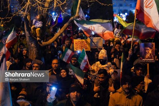 گزارش تصویری | حضور پرشور مردم مشهد در اجتماع خودجوش خونخواهی امام شهید امت در بلوار الهیه و میدان ولیعصر