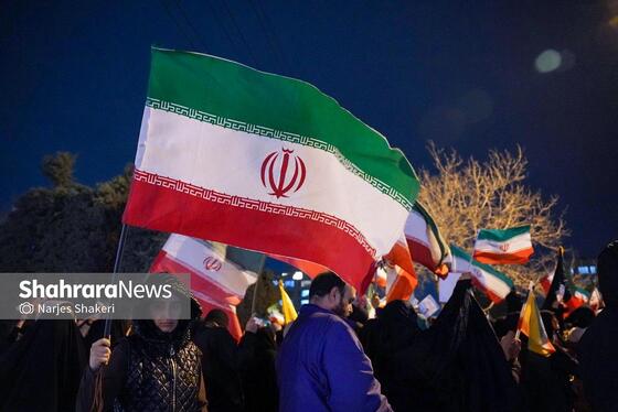 گزارش تصویری | حضور پرشور مردم مشهد در اجتماع خودجوش خونخواهی امام شهید امت در بلوار الهیه و میدان ولیعصر