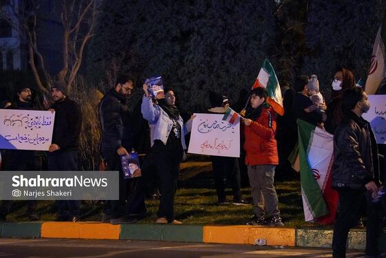 گزارش تصویری | حضور پرشور مردم مشهد در اجتماع خودجوش خونخواهی امام شهید امت در بلوار الهیه و میدان ولیعصر