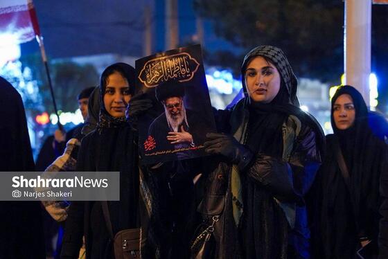 گزارش تصویری | حضور پرشور مردم مشهد در اجتماع خودجوش خونخواهی امام شهید امت در بلوار الهیه و میدان ولیعصر