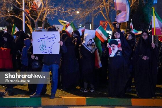 گزارش تصویری | حضور پرشور مردم مشهد در اجتماع خودجوش خونخواهی امام شهید امت در بلوار الهیه و میدان ولیعصر