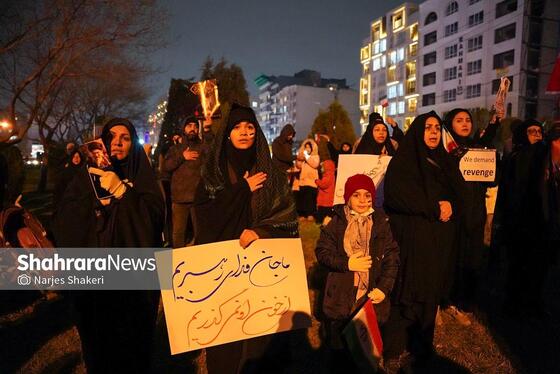 گزارش تصویری | حضور پرشور مردم مشهد در اجتماع خودجوش خونخواهی امام شهید امت در بلوار الهیه و میدان ولیعصر