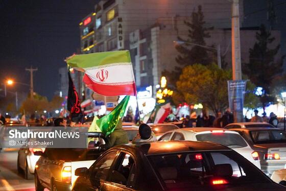 گزارش تصویری | حضور پرشور مردم مشهد در اجتماع خودجوش خونخواهی امام شهید امت در بلوار الهیه و میدان ولیعصر