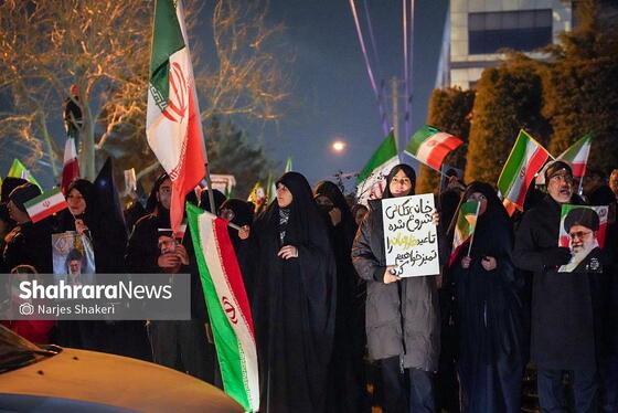 گزارش تصویری | حضور پرشور مردم مشهد در اجتماع خودجوش خونخواهی امام شهید امت در بلوار الهیه و میدان ولیعصر