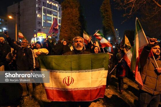 گزارش تصویری | حضور پرشور مردم مشهد در اجتماع خودجوش خونخواهی امام شهید امت در بلوار الهیه و میدان ولیعصر