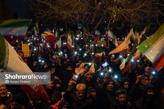 گزارش تصویری | حضور پرشور مردم مشهد در اجتماع خودجوش خونخواهی امام شهید امت در بلوار الهیه و میدان ولیعصر