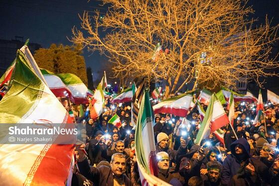 گزارش تصویری | حضور پرشور مردم مشهد در اجتماع خودجوش خونخواهی امام شهید امت در بلوار الهیه و میدان ولیعصر