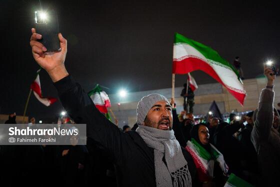 گزارش تصویری | خونخواهی رهبر شهید در میدان فجر مشهد