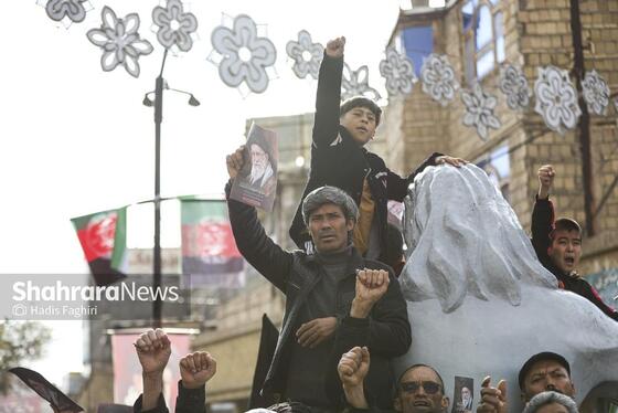 گزارش تصویری | اجتماع مهاجران افغانستانی در سوگ امام امت در محله گلشهر مشهد