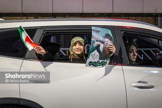 گزارش تصویری | رژه خودرویی مردم مشهد در ششمین شب از حضور پرشور در خیابان‌ها (۱)