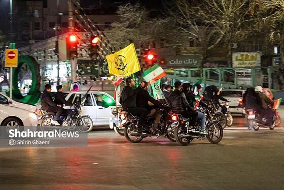 گزارش تصویری | رژه خودرویی مردم مشهد در ششمین شب از حضور پرشور در خیابان‌ها (۱)