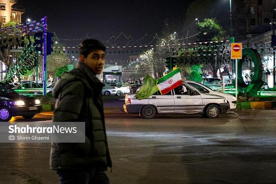 گزارش تصویری | رژه خودرویی مردم مشهد در ششمین شب از حضور پرشور در خیابان‌ها (۱)