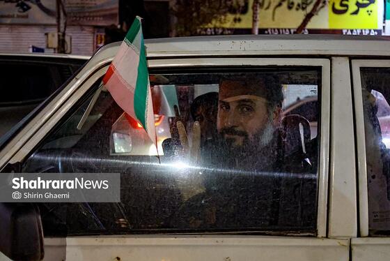 گزارش تصویری | رژه خودرویی مردم مشهد در ششمین شب از حضور پرشور در خیابان‌ها (۱)