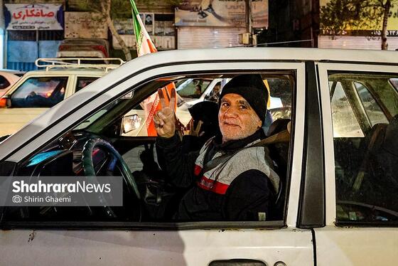 گزارش تصویری | رژه خودرویی مردم مشهد در ششمین شب از حضور پرشور در خیابان‌ها (۱)