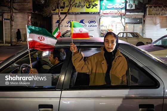 گزارش تصویری | رژه خودرویی مردم مشهد در ششمین شب از حضور پرشور در خیابان‌ها (۱)