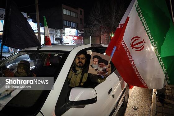 گزارش تصویری | رژه خودرویی مردم مشهد در ششمین شب از حضور پرشور در خیابان‌ها (۱)