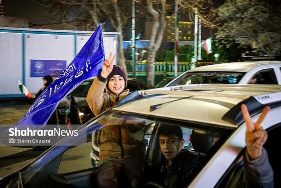 گزارش تصویری | رژه خودرویی مردم مشهد در ششمین شب از حضور پرشور در خیابان‌ها (۱)