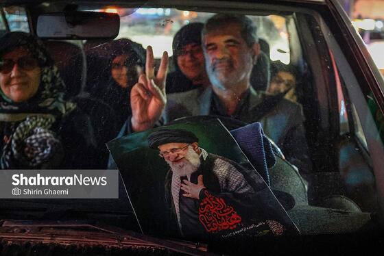 گزارش تصویری | رژه خودرویی مردم مشهد در ششمین شب از حضور پرشور در خیابان‌ها (۱)
