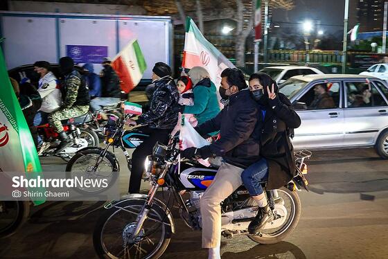 گزارش تصویری | رژه خودرویی مردم مشهد در ششمین شب از حضور پرشور در خیابان‌ها (۱)