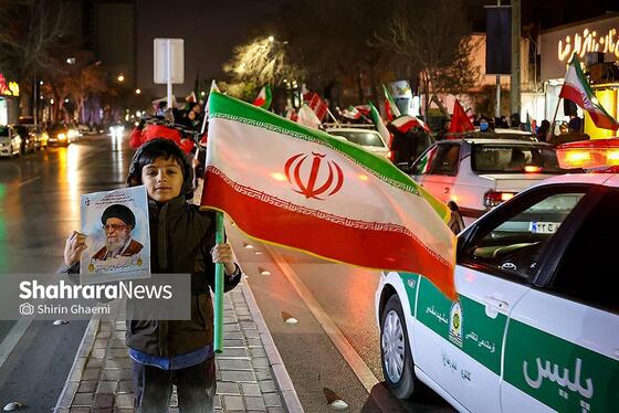 گزارش تصویری | رژه خودرویی مردم مشهد در ششمین شب از حضور پرشور در خیابان‌ها (۱)