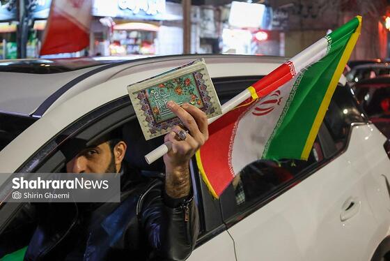 گزارش تصویری | رژه خودرویی مردم مشهد در ششمین شب از حضور پرشور در خیابان‌ها (۱)