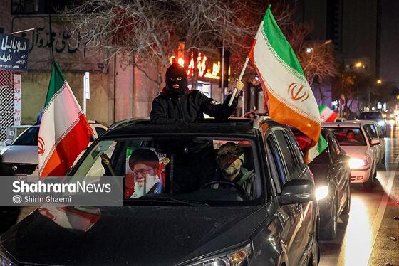 گزارش تصویری | رژه خودرویی مردم مشهد در ششمین شب از حضور پرشور در خیابان‌ها (۱)