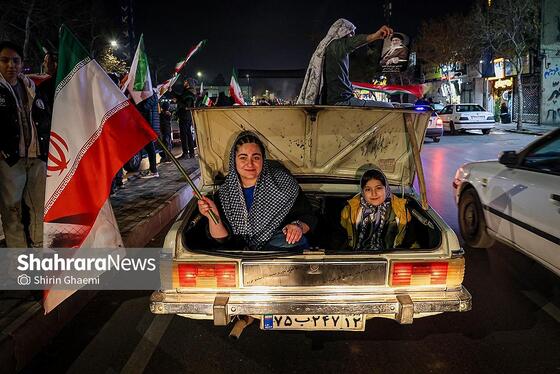 گزارش تصویری | رژه خودرویی مردم مشهد در ششمین شب از حضور پرشور در خیابان‌ها (۱)