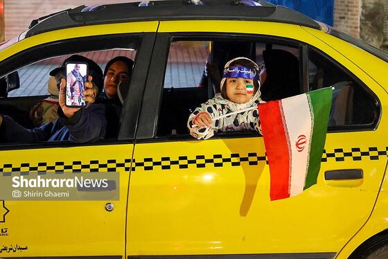 گزارش تصویری | رژه خودرویی مردم مشهد در ششمین شب از حضور پرشور در خیابان‌ها (۱)