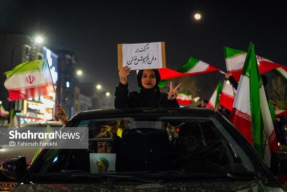 گزارش تصویری | رژه خودرویی مردم مشهد در ششمین شب از حضور پرشور در خیابان‌ها (۲)