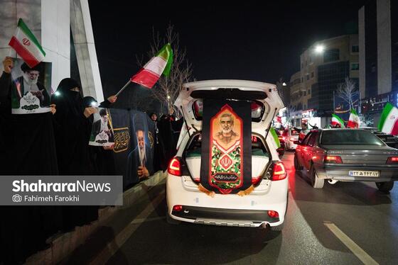 گزارش تصویری | رژه خودرویی مردم مشهد در ششمین شب از حضور پرشور در خیابان‌ها (۲)