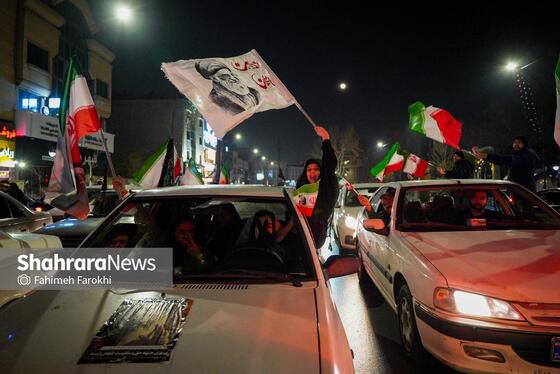 گزارش تصویری | رژه خودرویی مردم مشهد در ششمین شب از حضور پرشور در خیابان‌ها (۲)