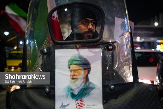 گزارش تصویری | رژه خودرویی مردم مشهد در ششمین شب از حضور پرشور در خیابان‌ها (۲)