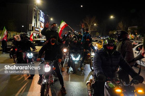 گزارش تصویری | رژه خودرویی مردم مشهد در ششمین شب از حضور پرشور در خیابان‌ها (۲)