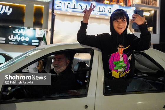 گزارش تصویری | رژه خودرویی مردم مشهد در ششمین شب از حضور پرشور در خیابان‌ها (۲)